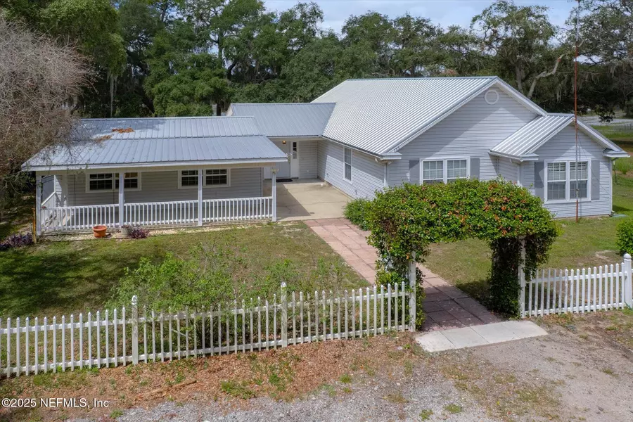 135 LAKE SERENA DR, Melrose, FL 32666