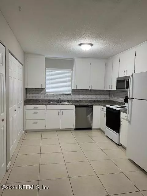 Starke, FL 32091,902 EPPERSON LN