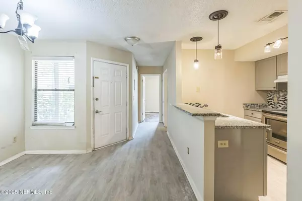 Jacksonville, FL 32207,4777 BARNES RD S