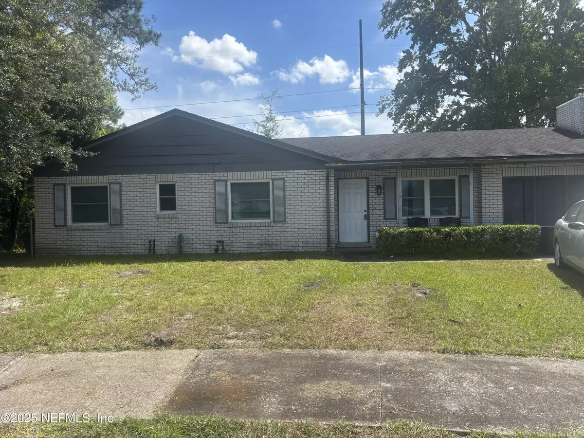 Jacksonville, FL 32221,997 CHAPMAN DR