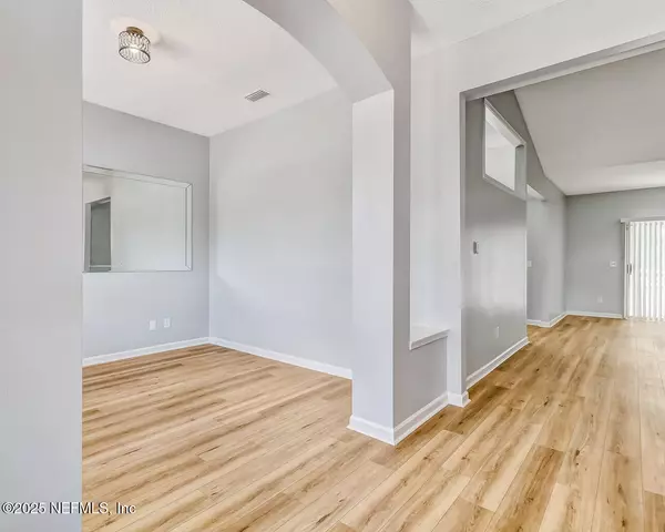 Jacksonville, FL 32218,881 POYDRAS LN W