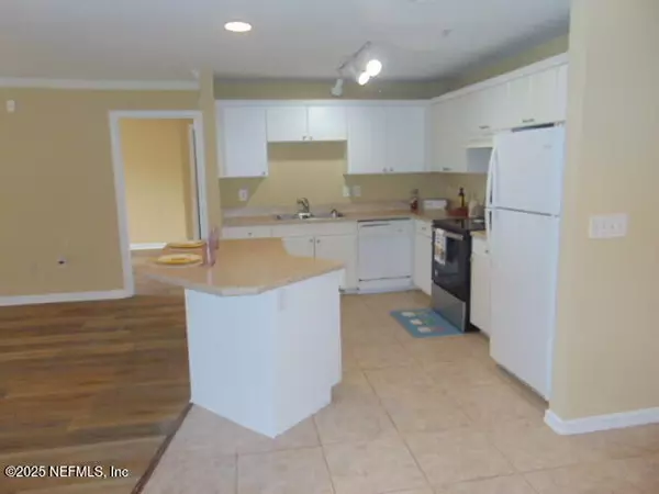 Jacksonville, FL 32224,3591 KERNAN BLVD S #216