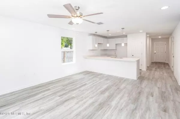 St. Augustine, FL 32084,1095 COLLIER BLVD