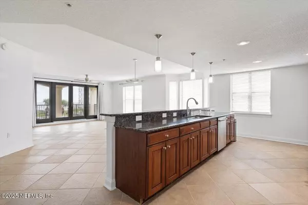 Jacksonville Beach, FL 32250,115 9TH AVE S #402