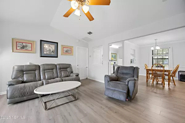 Jacksonville, FL 32225,12429 SAFESHELTER DR S