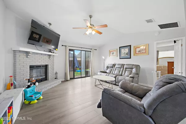 Jacksonville, FL 32225,12429 SAFESHELTER DR S