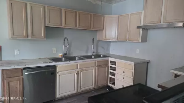 Jacksonville, FL 32208,536 E 61ST ST