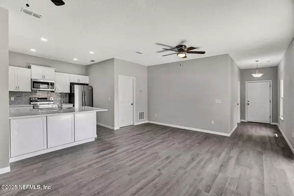 Jacksonville, FL 32210,6715, 6717 BAKERSFIELD DR