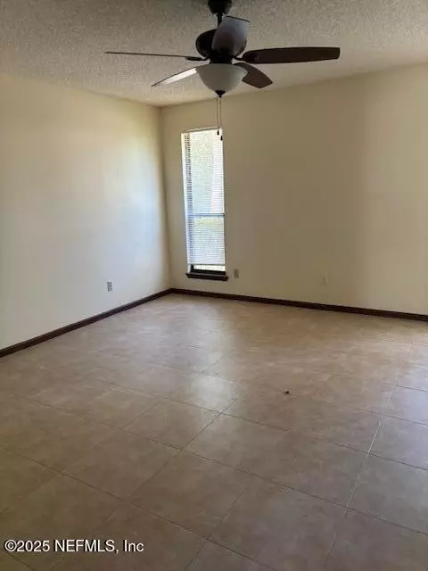 Jacksonville Beach, FL 32250,13 OAKS DR