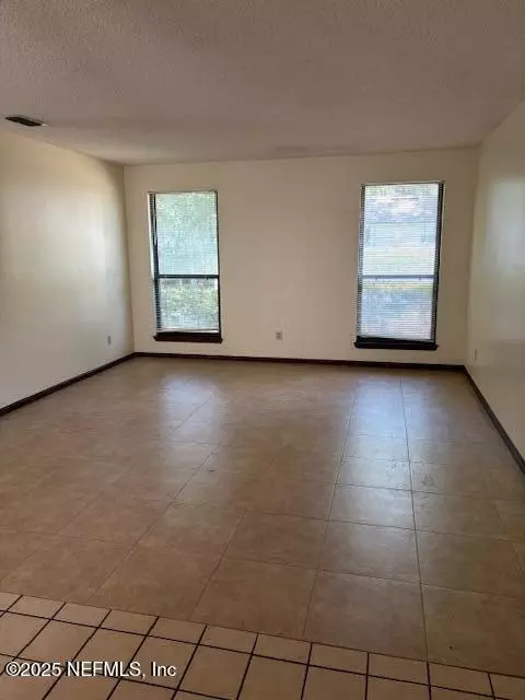 Jacksonville Beach, FL 32250,13 OAKS DR