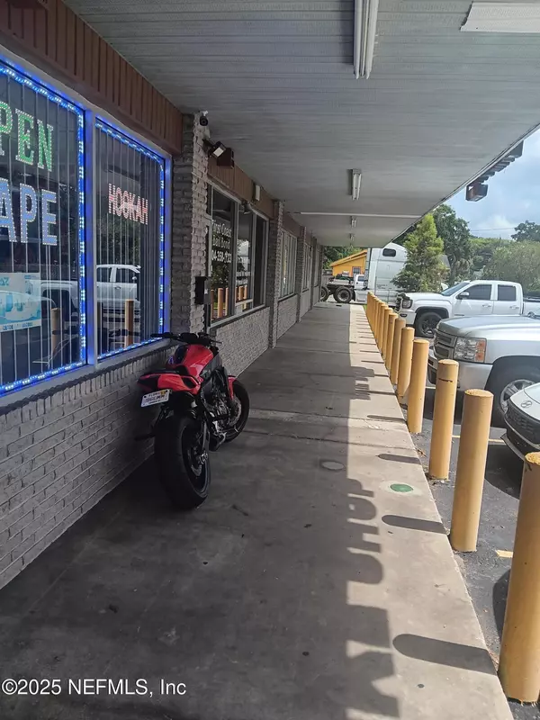 Jacksonville, FL 32208,17 E 43RD ST #2