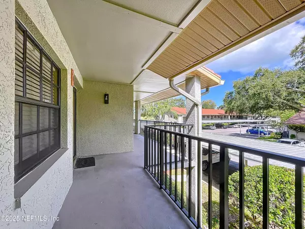 Clearwater, FL 33763,2020 LAKEVIEW DR #203