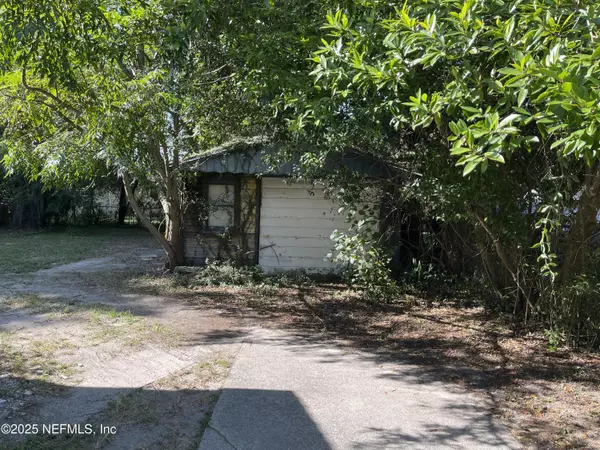 Jacksonville, FL 32208,815 CORNWALLIS DR