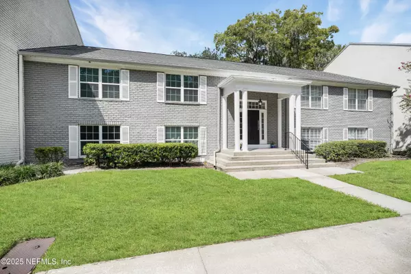 Jacksonville, FL 32217,4315 PLAZA GATE LN S #202