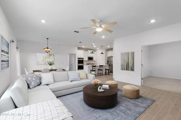 Yulee, FL 32097,75045 PONDSIDE LN