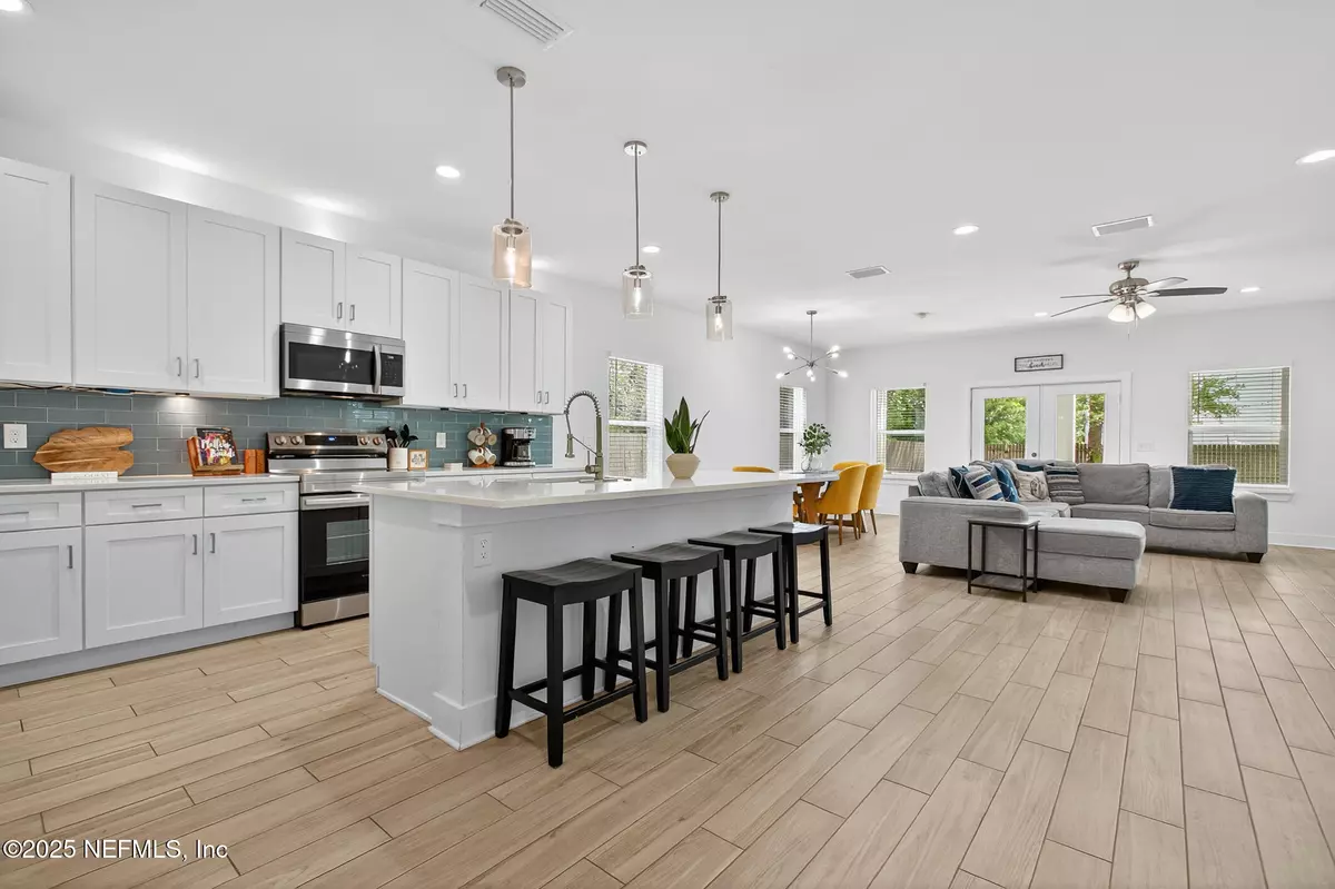 Jacksonville Beach, FL 32250,920 1ST AVE S