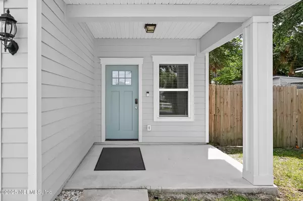 Jacksonville Beach, FL 32250,920 1ST AVE S