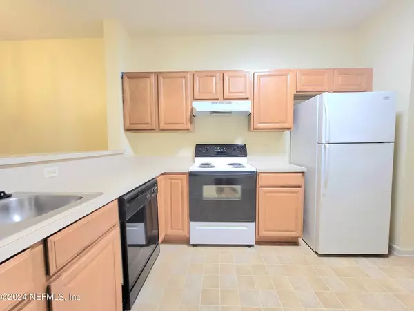 St. Augustine, FL 32092,915 SCRUB JAY DR