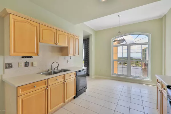 Jacksonville, FL 32202,400 E BAY ST #PENTHOUSE 3