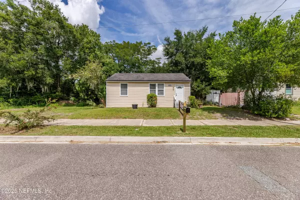 Jacksonville, FL 32208,681 CHESTNUT DR