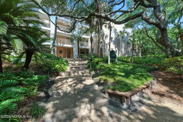 Fernandina Beach, FL 32034,2074 BEACHWOOD RD