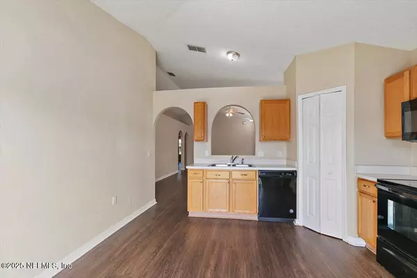 Jacksonville, FL 32244,6606 N GENTLE OAKS DR