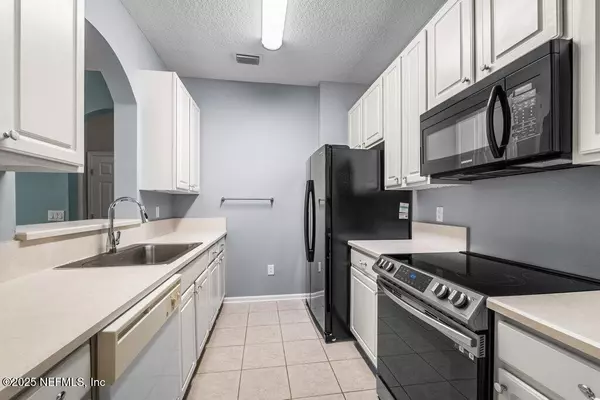 Jacksonville, FL 32256,7801 POINT MEADOWS DR #8202
