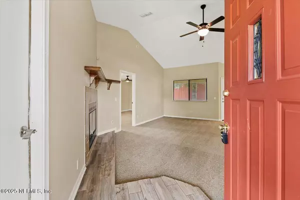 Orange Park, FL 32073,574 CONSTITUTION DR