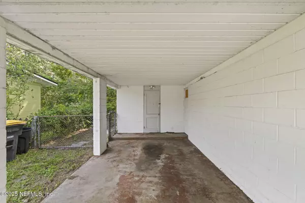 Jacksonville, FL 32210,3827 COLEBROOKE DR