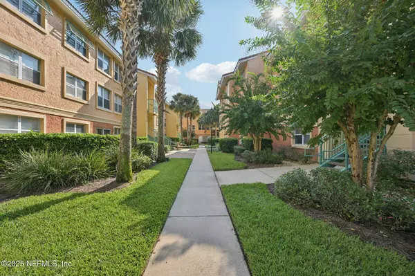 Jacksonville Beach, FL 32250,202 LAGUNA VILLAS BLVD #B24