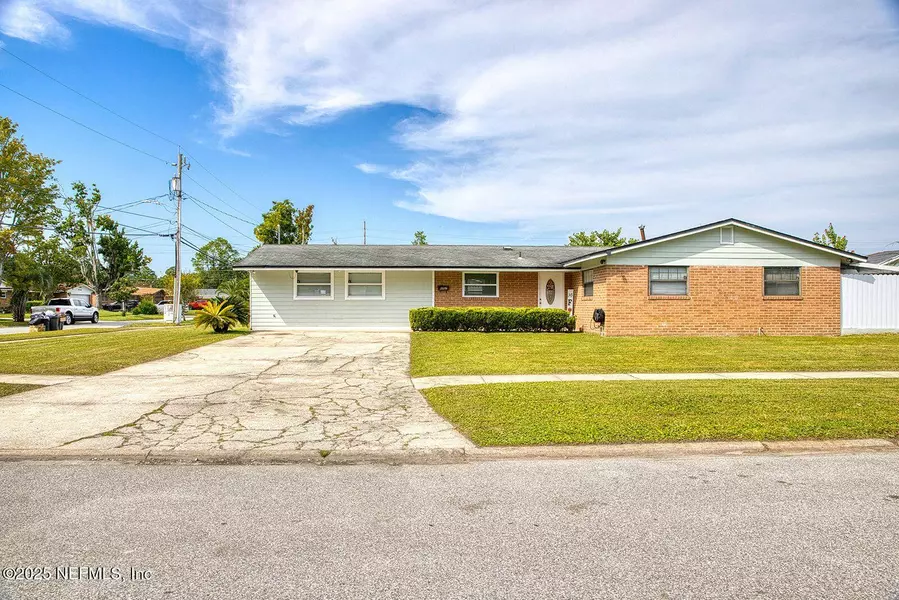 5707 BENDER CT, Jacksonville, FL 32207