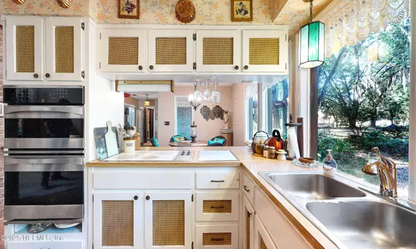 Fleming Island, FL 32003,254 HOLLYWOOD FOREST DR