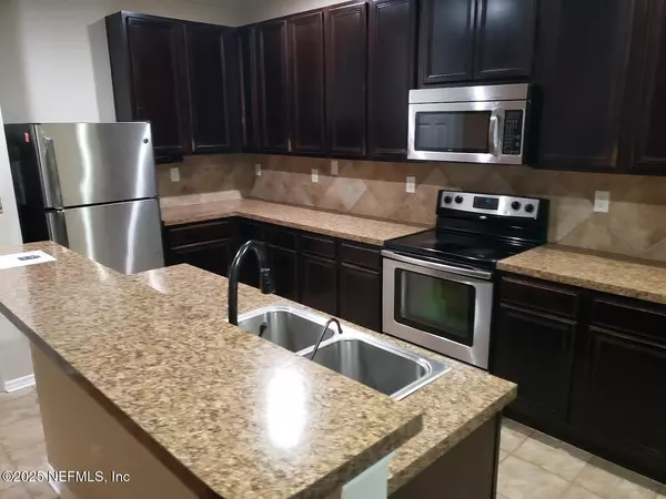 Jacksonville, FL 32225,508 CANDLEBARK DR