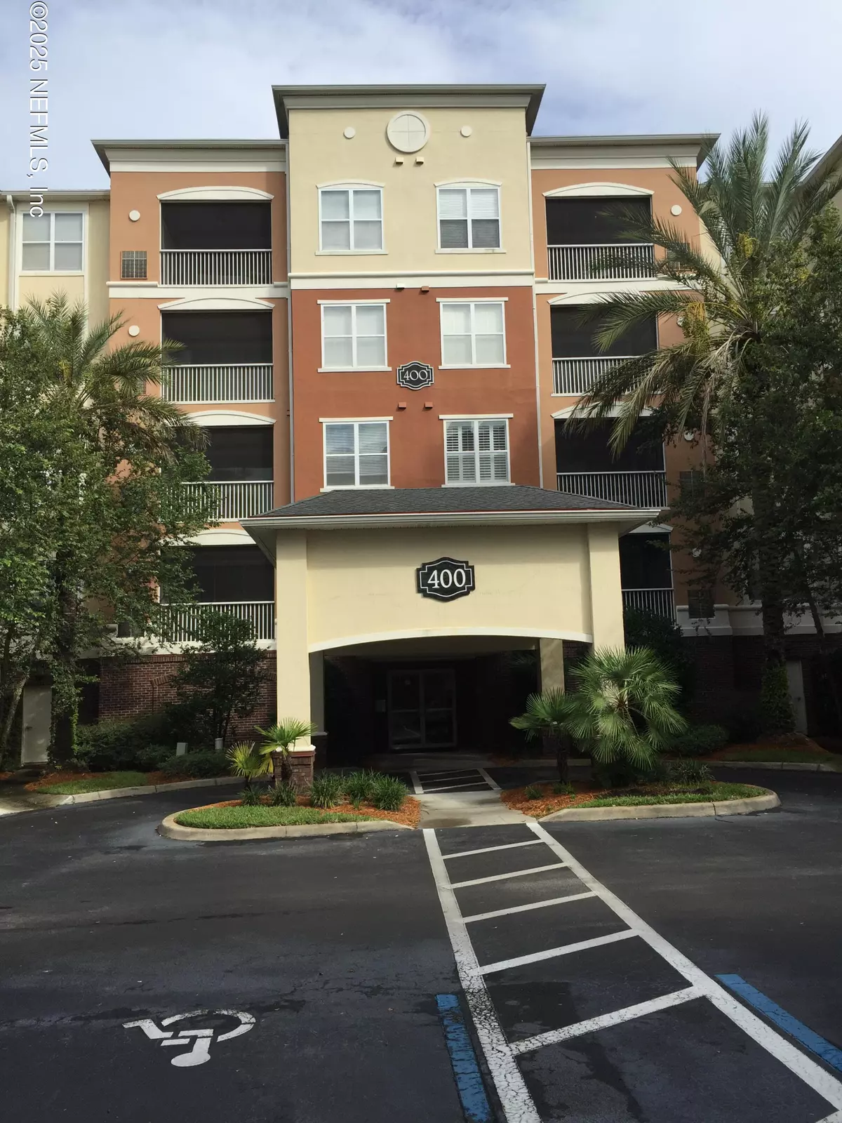 Jacksonville, FL 32216,4480 DEERWOOD LAKE Pkwy #424