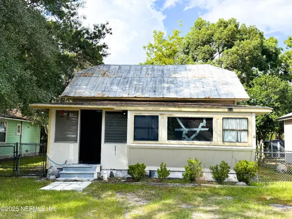 Starke, FL 32091,427 CENTER ST