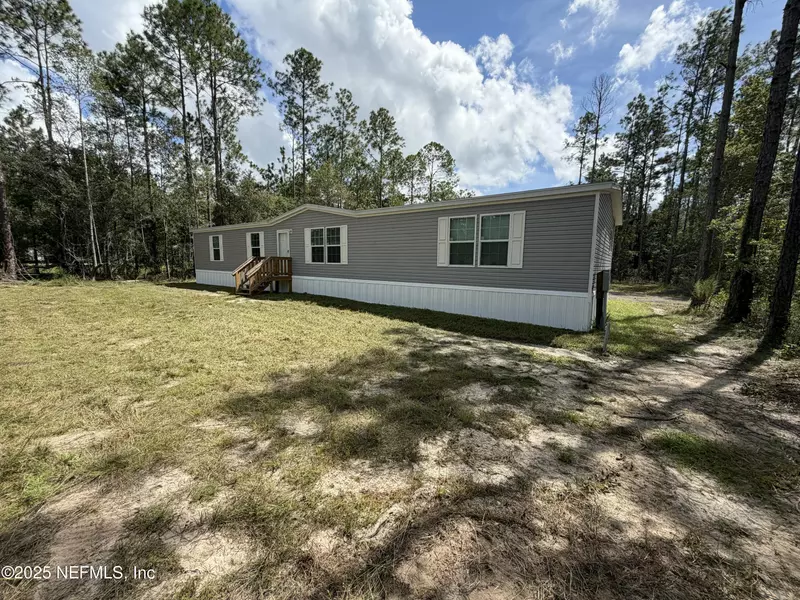 10400 NIKOLICH AVE, Hastings, FL 32145