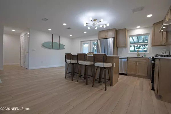 Atlantic Beach, FL 32233,490 MAKO DR