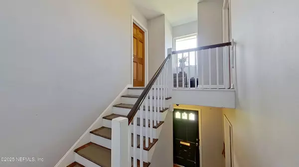 Jacksonville, FL 32207,1551 NICHOLSON RD #4