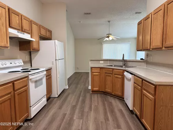 Jacksonville, FL 32244,7925 COLLINS BAY CT