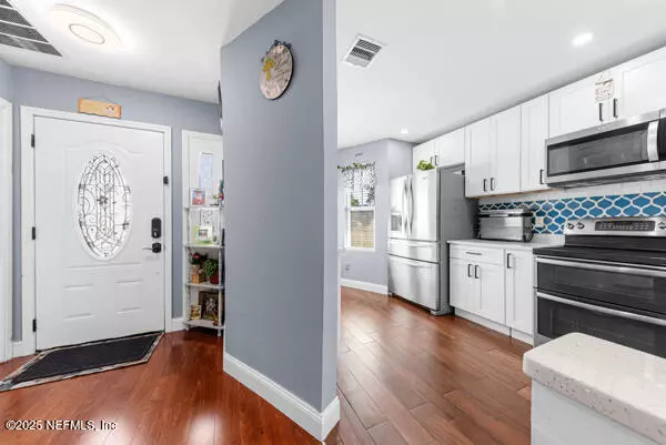 Jacksonville, FL 32218,907 TURTLE CREEK DR N