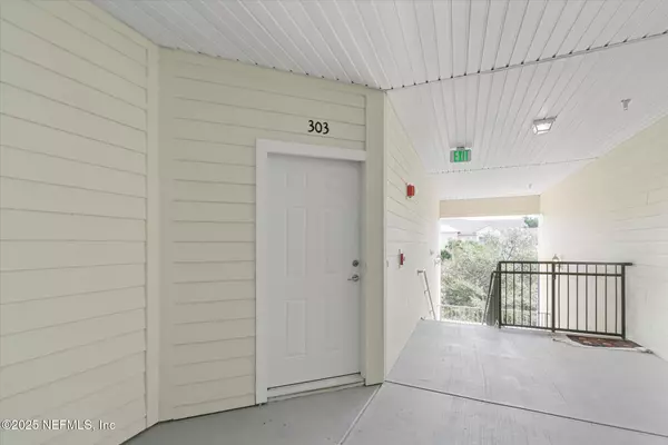 Jacksonville, FL 32256,4932 KEY LIME DR #303