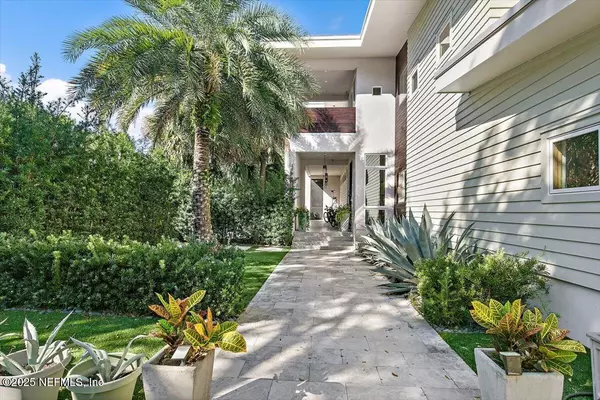 Atlantic Beach, FL 32233,2446 SEMINOLE RD