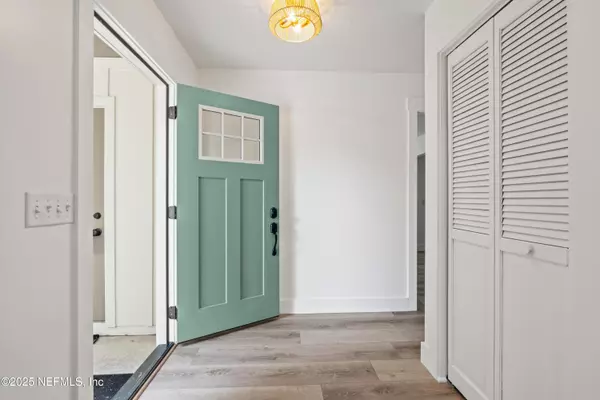 Neptune Beach, FL 32266,1002 KINGS RD