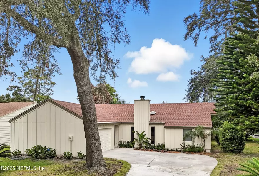 1002 KINGS RD, Neptune Beach, FL 32266
