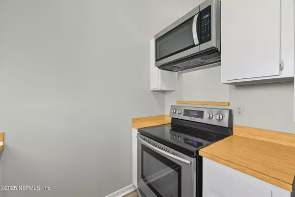 Jacksonville, FL 32246,2439 N SEABURY PL