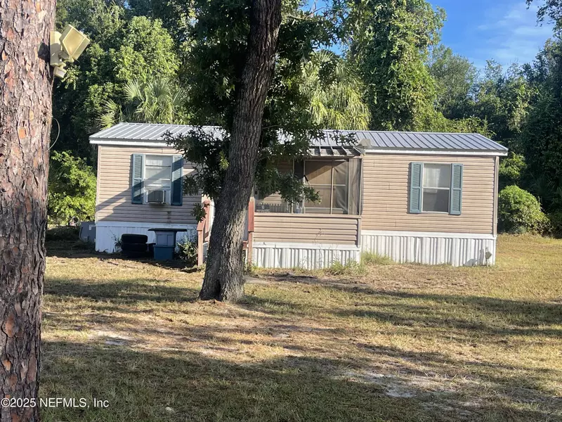 102 DALTON CT, Satsuma, FL 32189