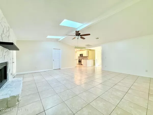 Jacksonville, FL 32257,10373 WINDFERN CT N