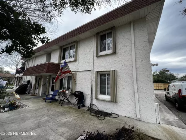Jacksonville Beach, FL 32250,402 LOWER 8TH AVE #4
