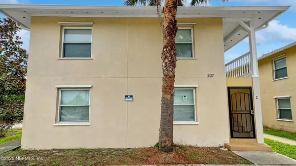 Jacksonville Beach, FL 32250,207 7TH ST S #4