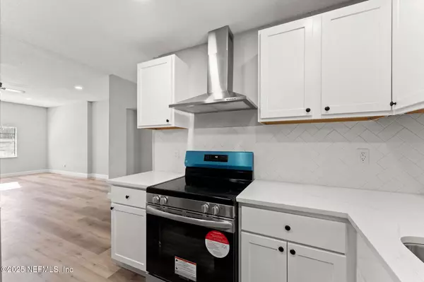 Jacksonville, FL 32217,6144 FORDHAM CIR W
